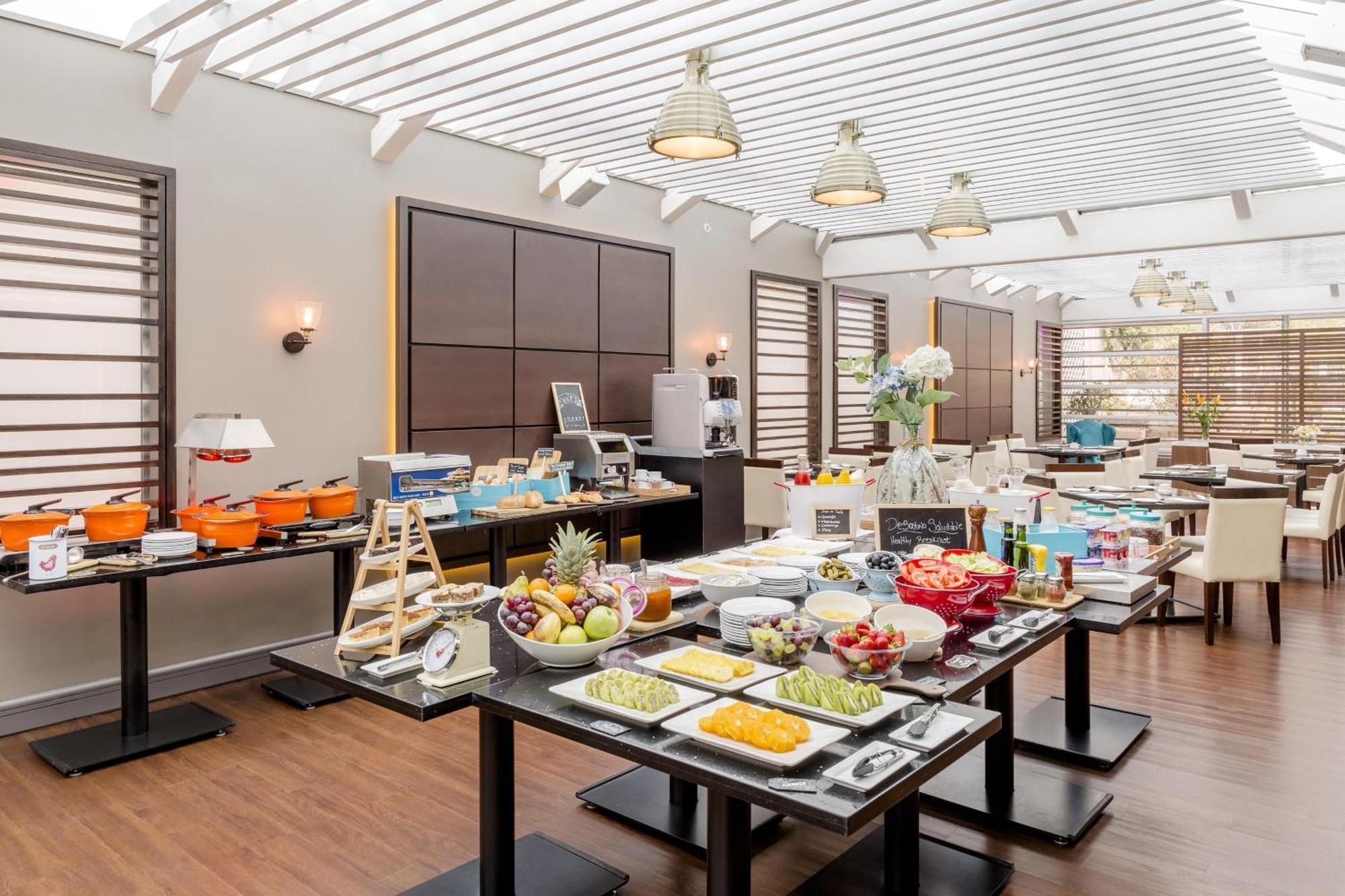Four Points By Sheraton Santiago del Cile Esterno foto